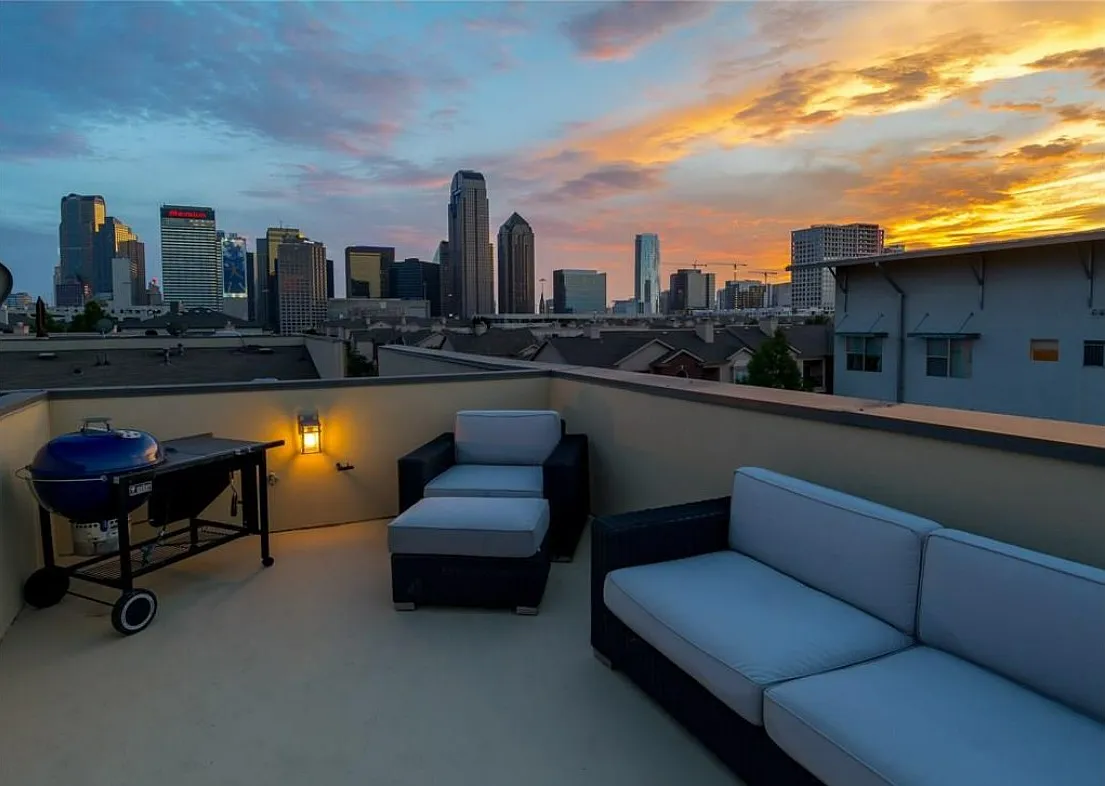 3 bed, 1800 sqft, $3,999 — Photo 1
