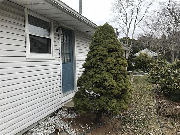 2nd image of 33 Allaire Dr