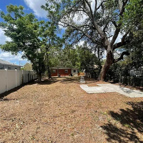 11707 North Dr — Photo 17