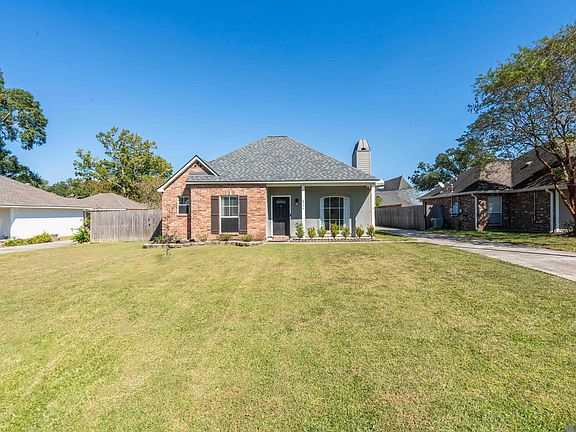 2nd image of 18594 Red Oak Dr
