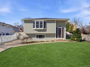 214 Ralph Ave, Babylon, NY 11702