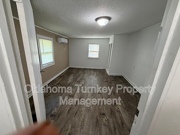 3rd image of 1213 N Alabama Ave