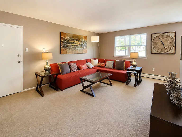 Camp Hill Plaza Apartment Homes — Photo 9