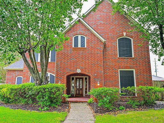 2nd image of 4214 Amber Lake Dr