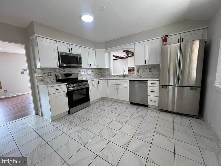 7406 Jackson Ave — Photo 9