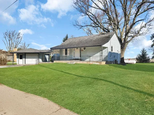 24838 Maple St, Oran, IA 50664