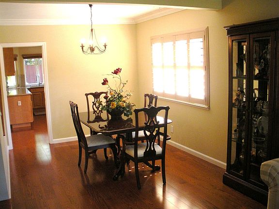 Formal Dinning Room