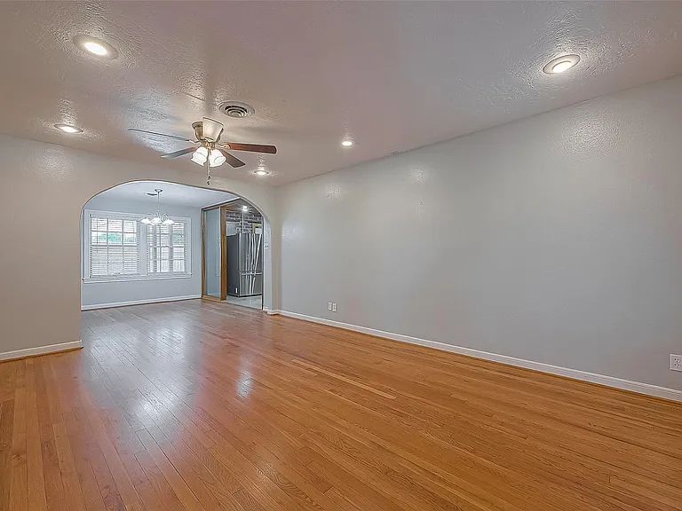 306 Graceland St — Photo 10