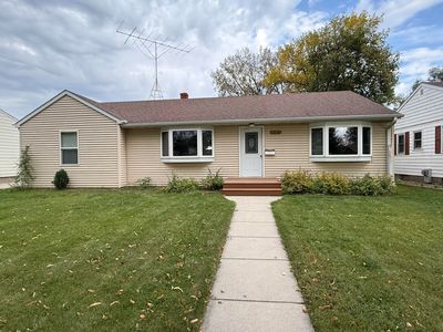 1737 S 3rd St, Aberdeen, SD, 57401