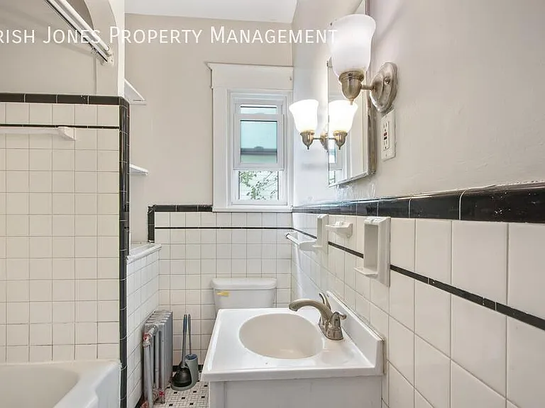 514 Tacoma Ave #2 — Photo 13