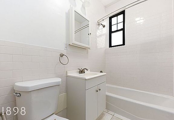 5th image of 301 Cumberland St APT E1