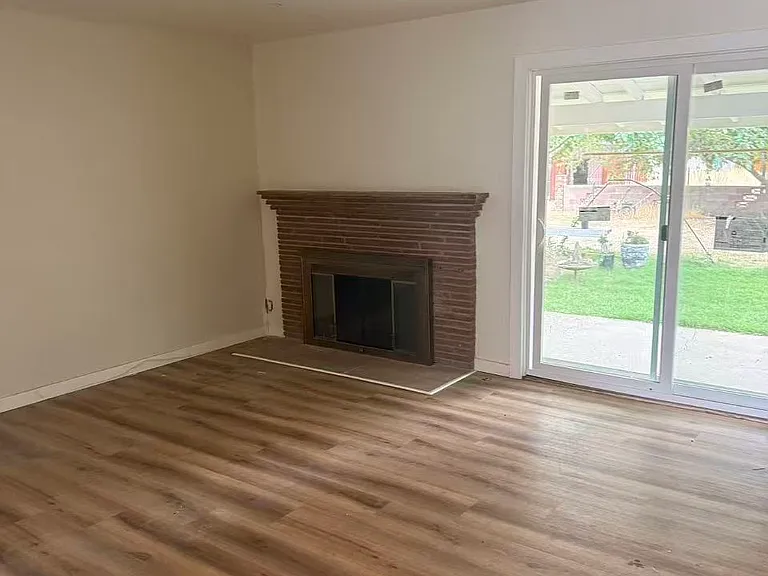 4425 Bloomquist Dr — Photo 8