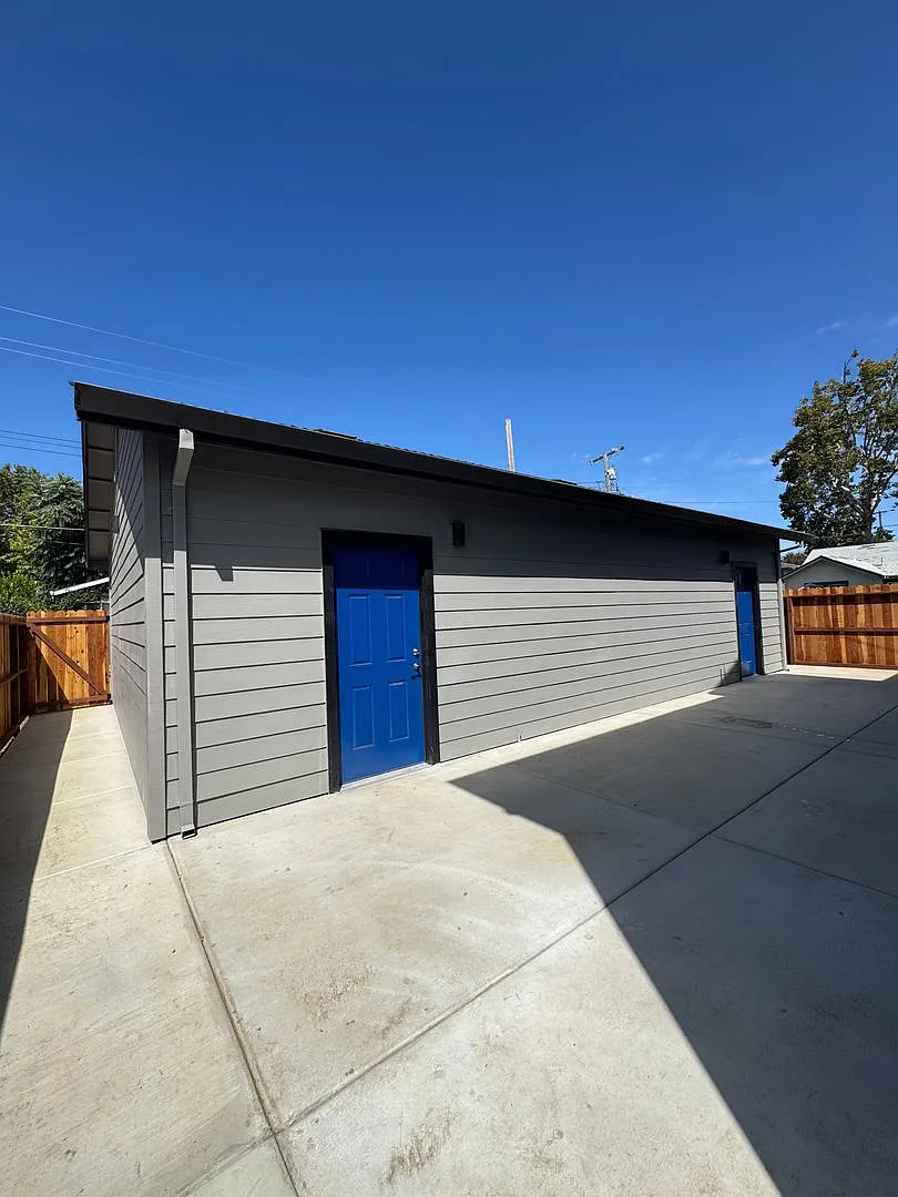 Newly Constructed 2 Bed/2 Bath Downstairs w/ 2 Car Garage — Photo 2