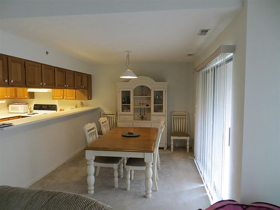 3rd image of 9545 S Pointe Lasalles Dr