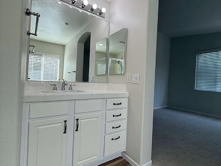 6446 Alexandri Cir — Photo 27