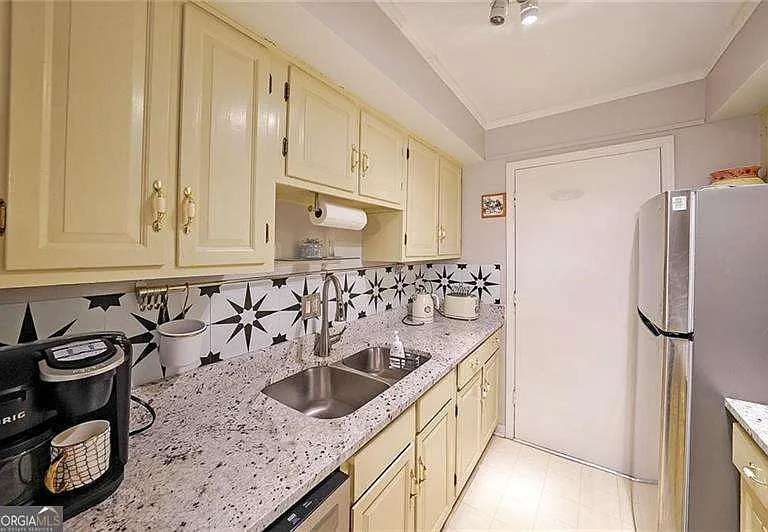 6851 Roswell Rd #O3 — Photo 13