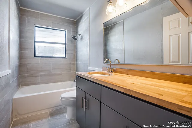 1403 N Ctr — Photo 20