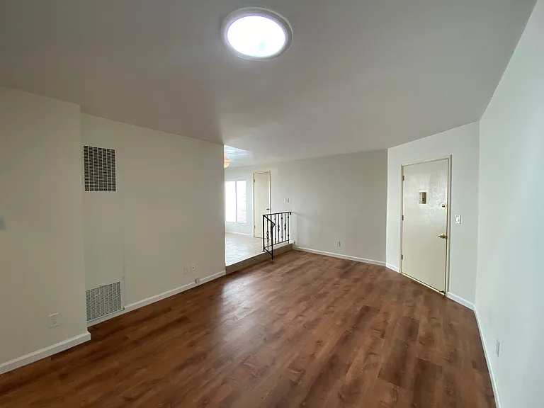 3731 Watseka Ave #9 — Photo 6