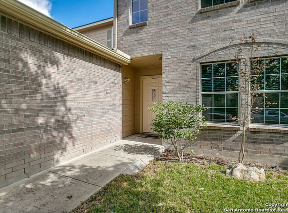 3rd image of 11014 Hillsdale Loop