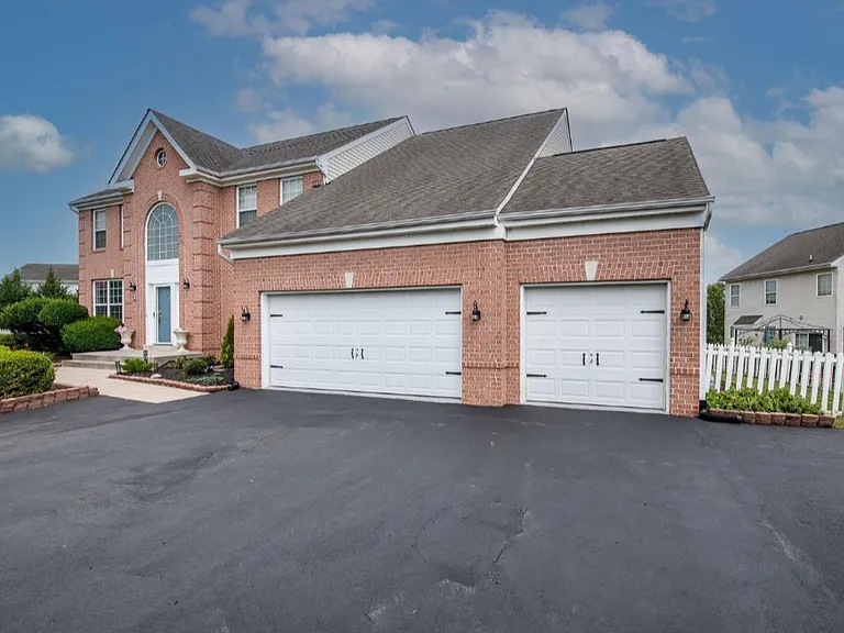 73 Anthony Taylor Way — Photo 2