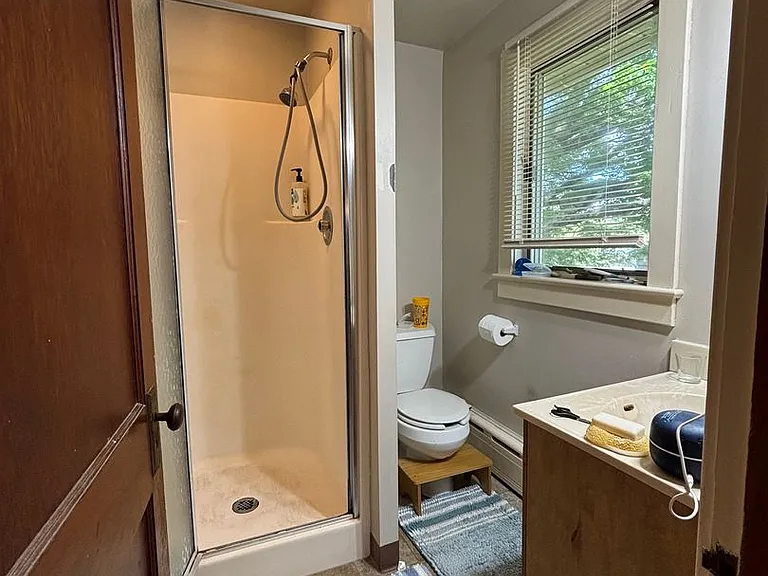 194 Shewell Ave — Photo 4