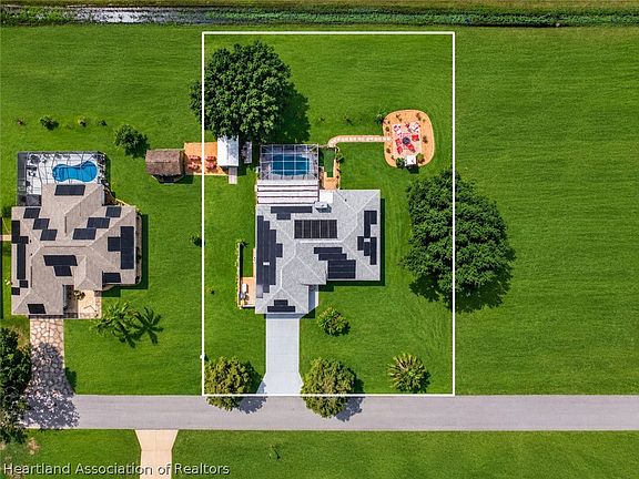 3rd image of 6908 Kenwood Pl