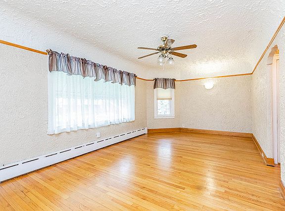 5th image of 2938 N Natoma Ave