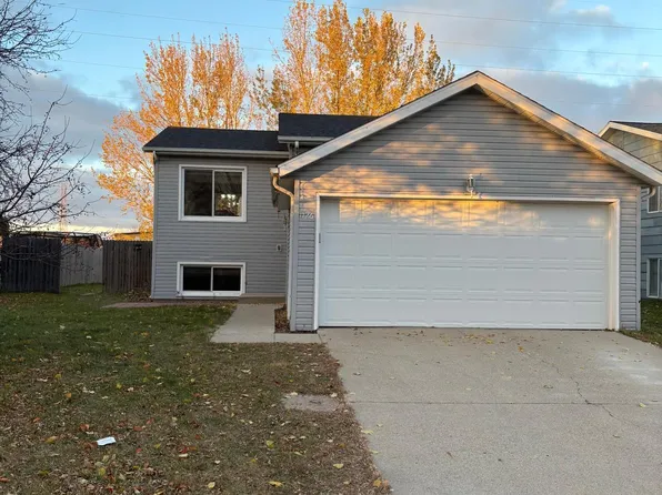 1726 2nd Ave E, West Fargo, ND 58078