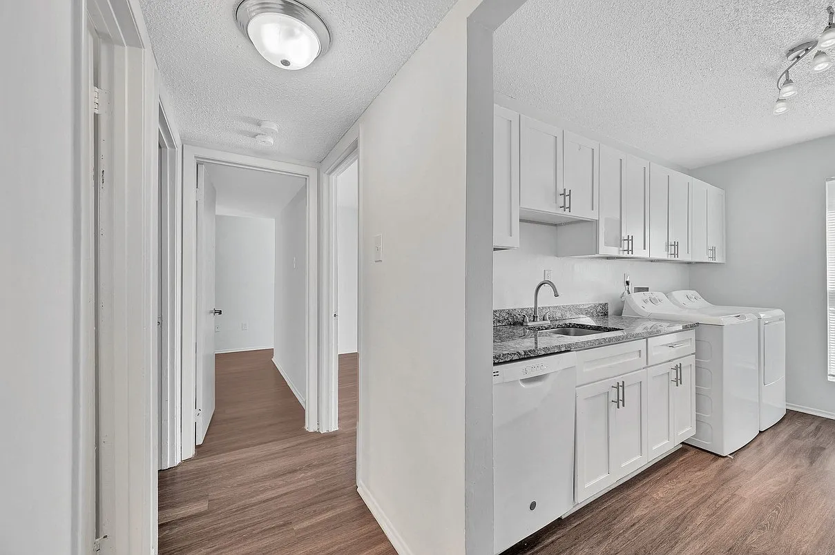 Aston Ridge Apartments — Photo 4