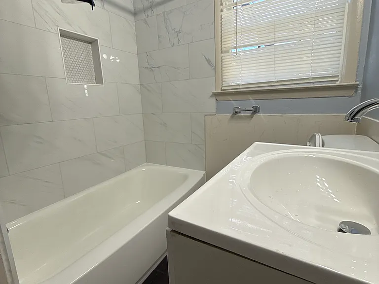 1009 Hampton St NW #1 — Photo 15