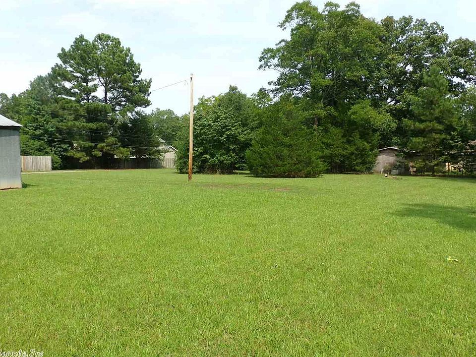 Large in Nice Neighborhood