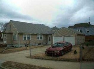 115 Hawkins St, Providence, RI 02904