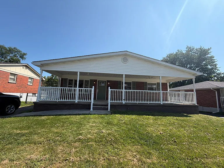 735 Eden Ct — Photo 2