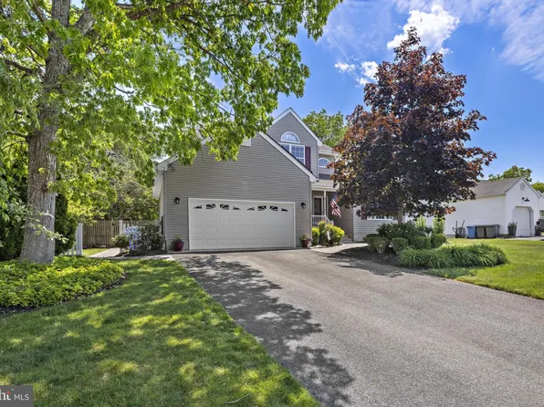 157 Squall Rd, Manahawkin, NJ 08050