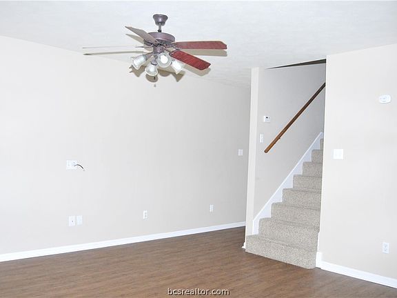 3rd image of 1204 Oney Hervey Dr