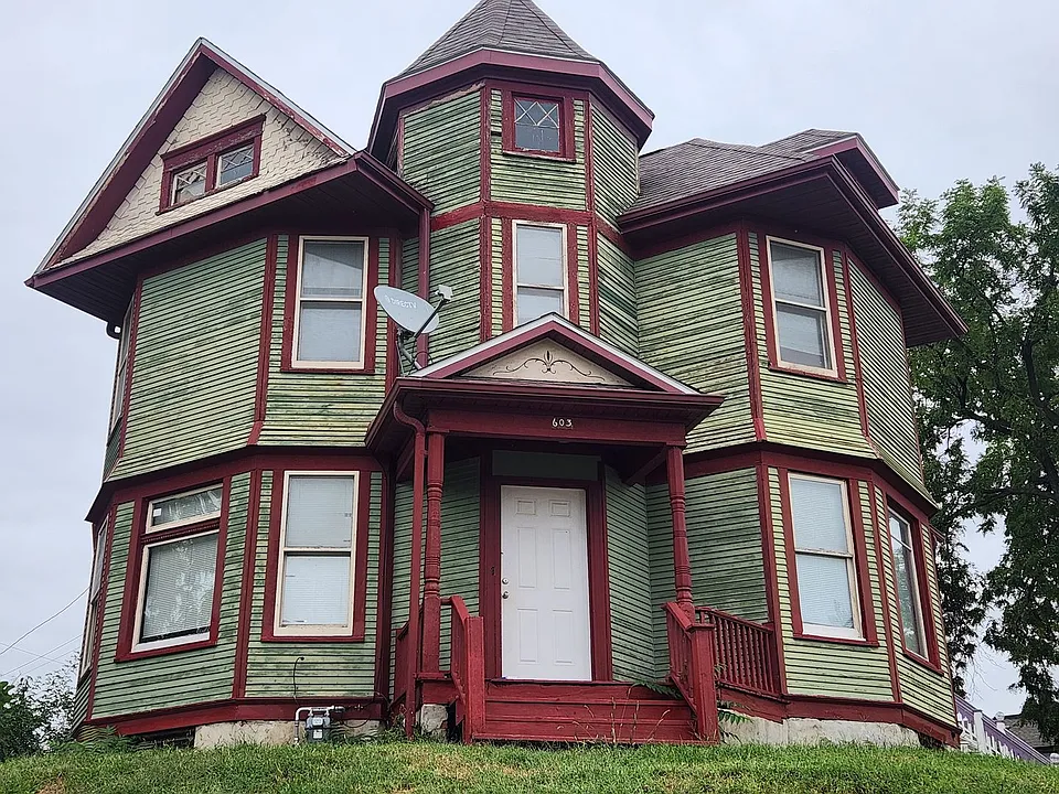603 Leclaire St