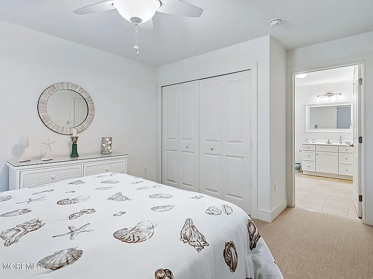 556 Riverside Dr — Photo 10
