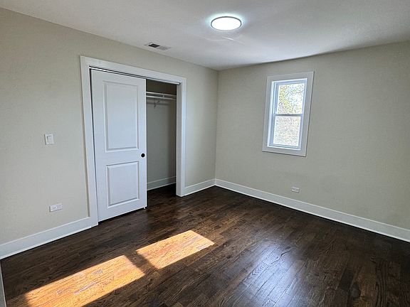 4th image of 9419 S Saint Lawrence Ave #3
