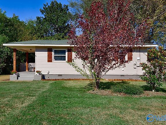 2nd image of 4006 Cloverdale Dr NW