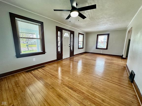 3rd image of 1942 E Edgewood Ave