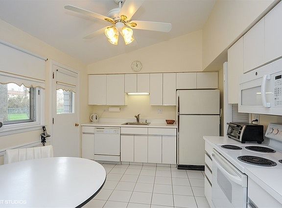 4th image of 2697 Marl Oak Dr