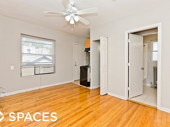 3rd image of 1340 1/2 W Argyle St APT 1E