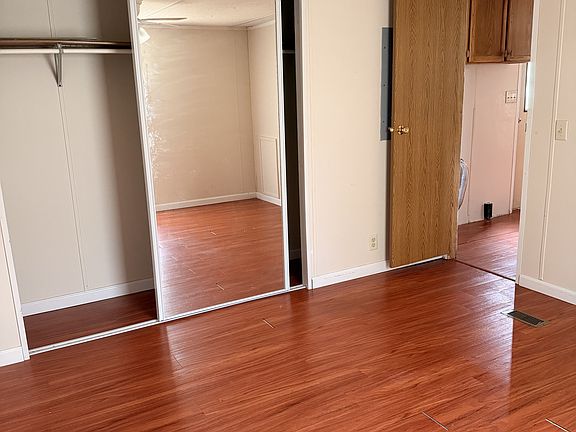 5th image of 67 Walnut Dr