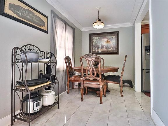 5th image of 2504 Woodmere Blvd