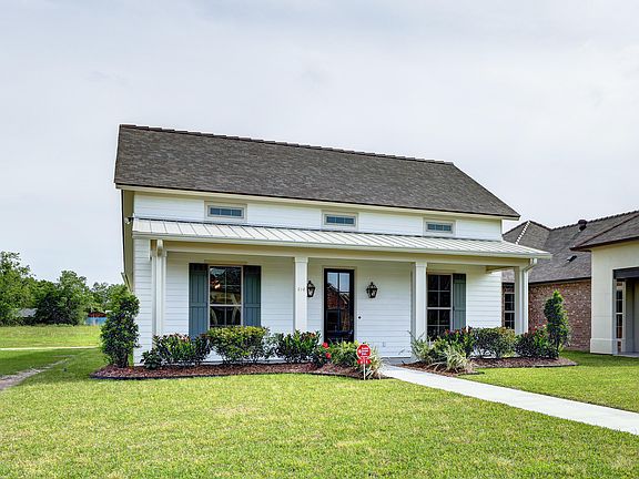 2nd image of 414 Dunvegan Ct