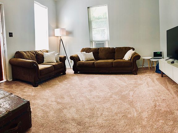 FRONT ROOM