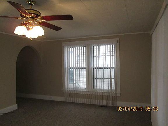 4th image of 634 W Ash St