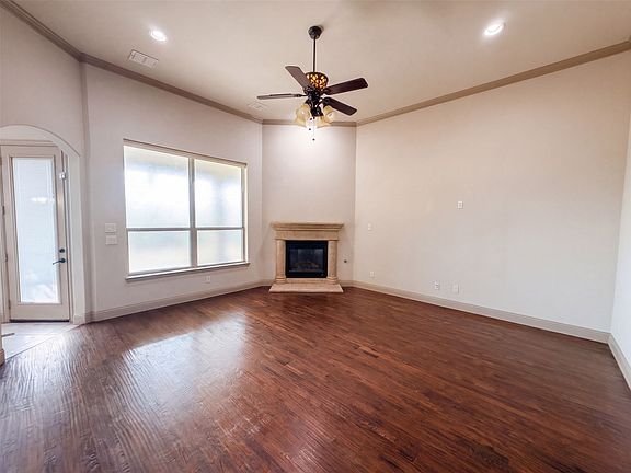 3rd image of 1502 Northwood Dr