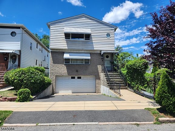 3rd image of 497 Clinton Pl