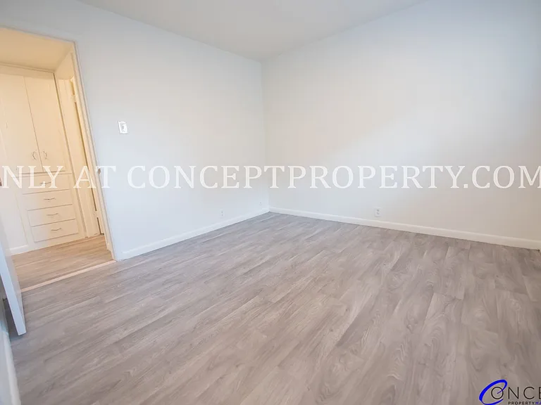 425 E 3rd Ave — Photo 63